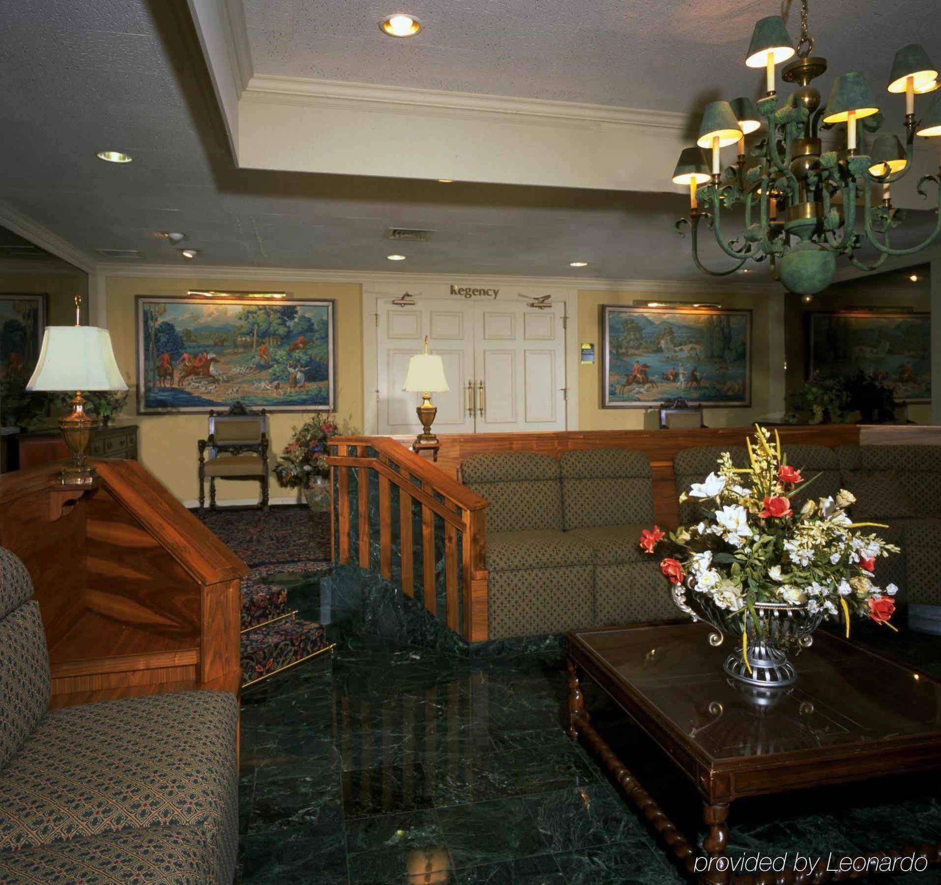 Western Executive Plaza Lafayette