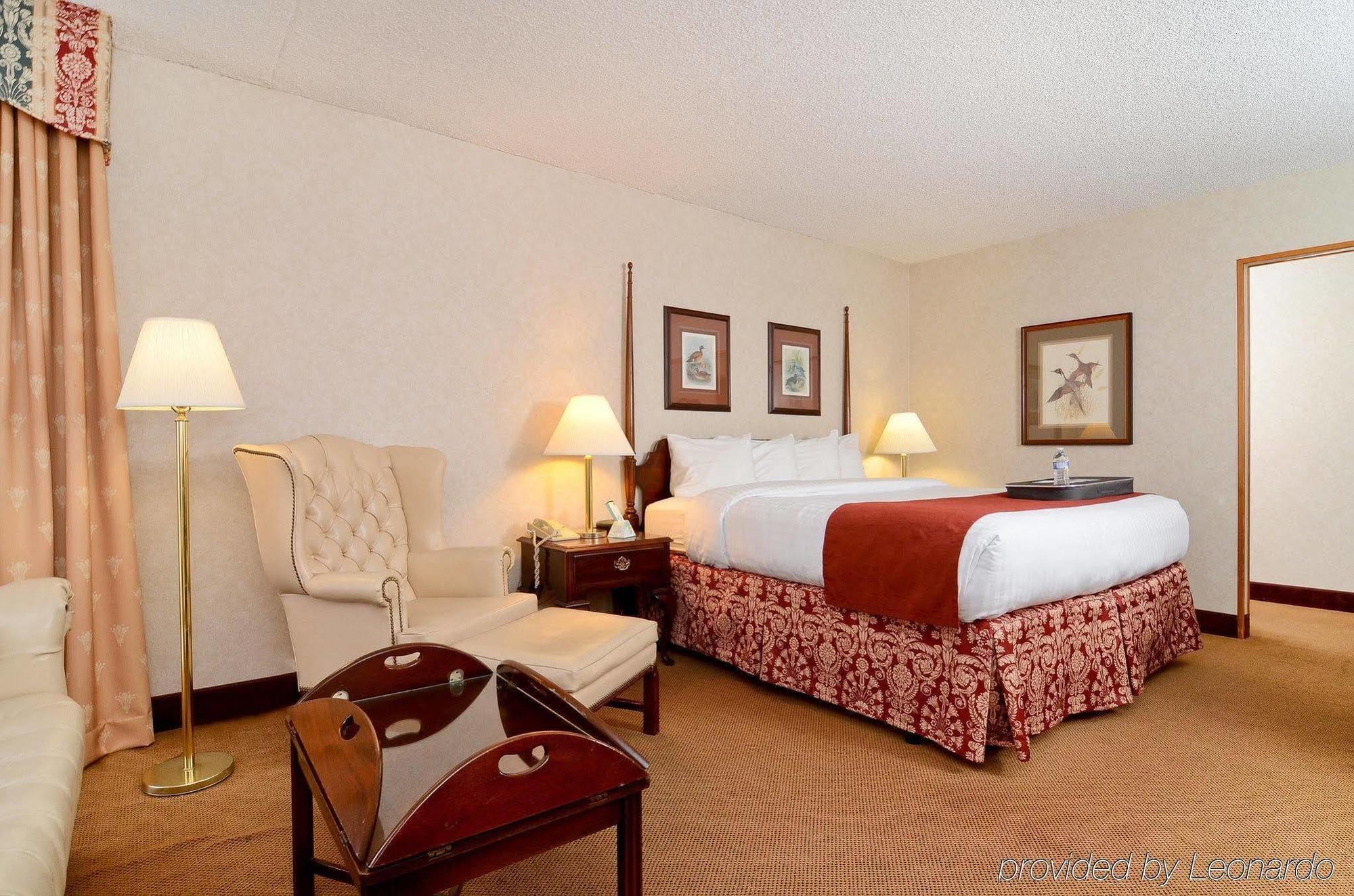 Western Executive Plaza Hotel 3*