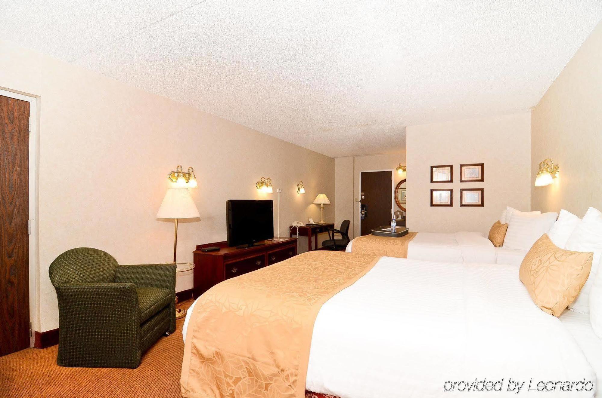 Western Executive Plaza 3*