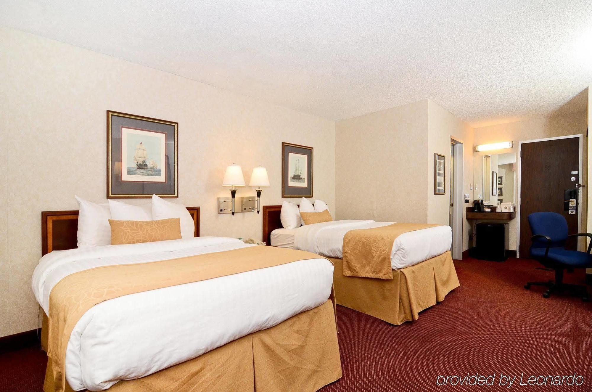 Western Executive Plaza Hotel 3*