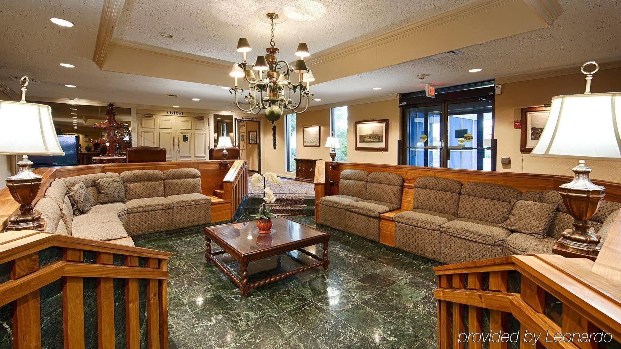 Western Executive Plaza Lafayette